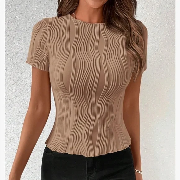 NWT Rihoas wavy ribbed top - Picture 2 of 6
